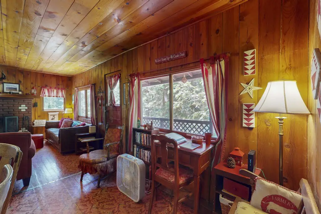 Pine Cone Cottage