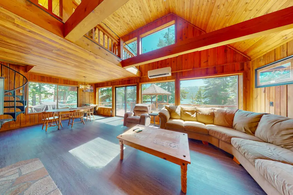 Lakefront, dog-friendly home in Joseph with amazing yard, deck