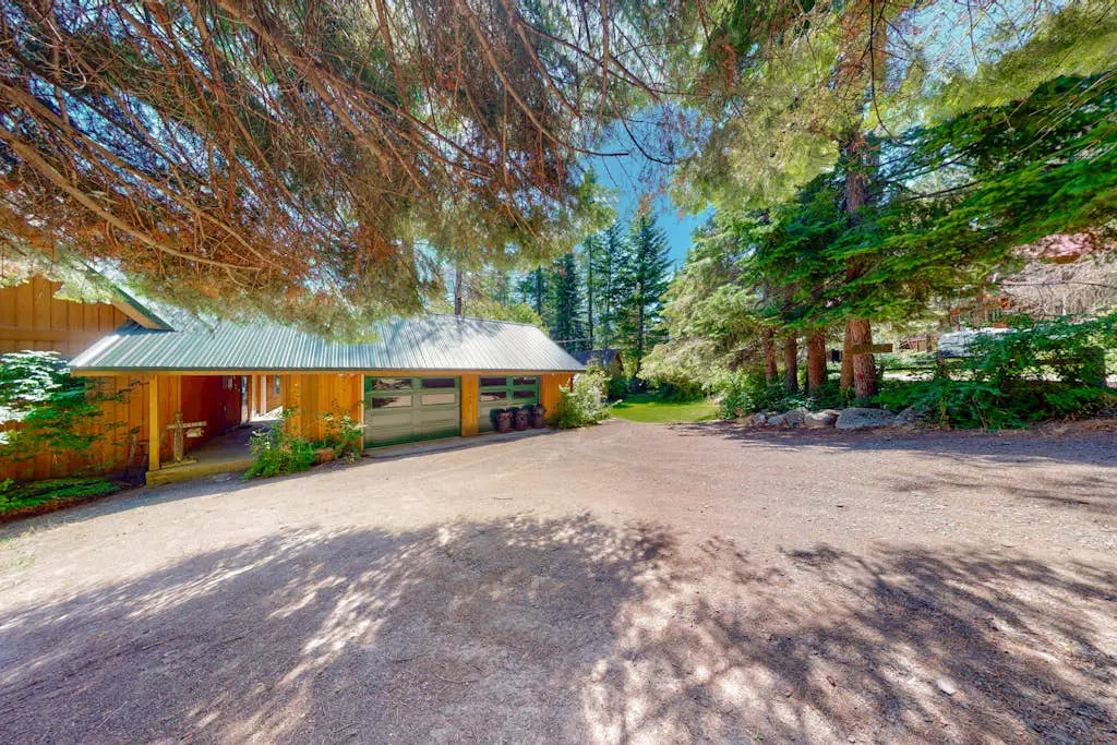 Lakefront, dog-friendly home in Joseph with amazing yard, deck