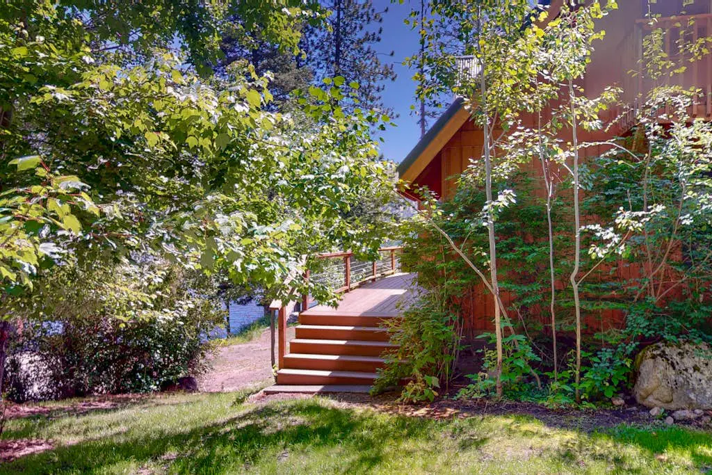 Lakefront, dog-friendly home in Joseph with amazing yard, deck