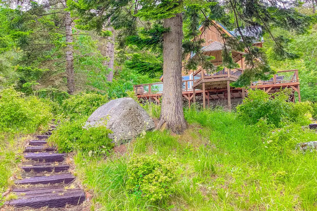 Lakefront, dog-friendly home in Joseph with amazing yard, deck