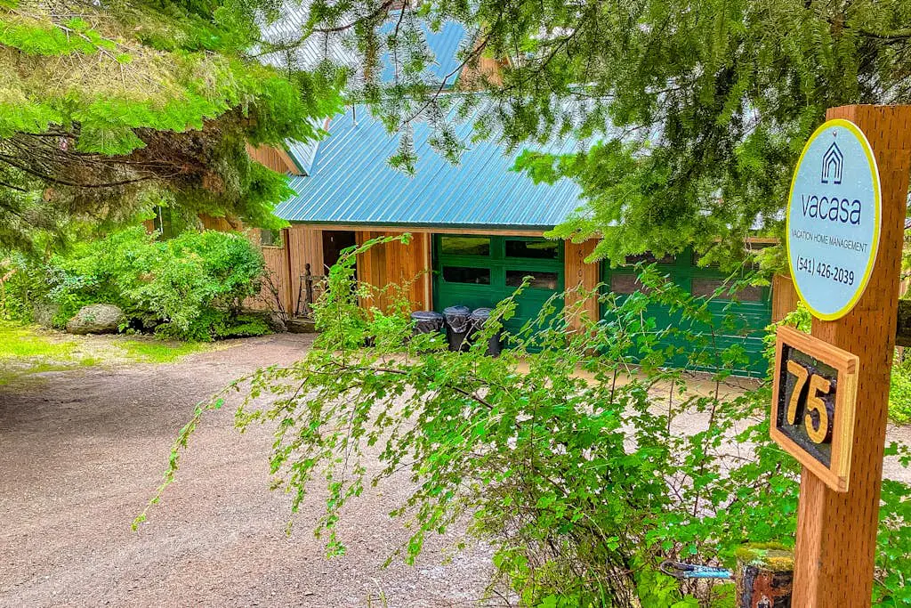 Lakefront, dog-friendly home in Joseph with amazing yard, deck
