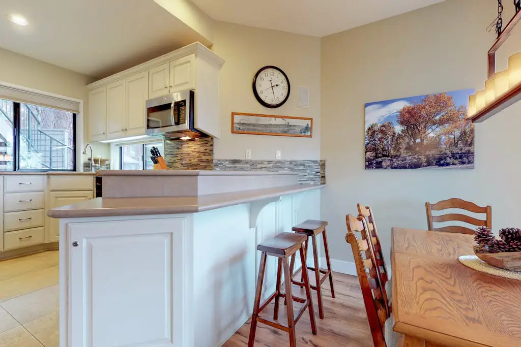 Ponderosa Views & Seclusion in Century West