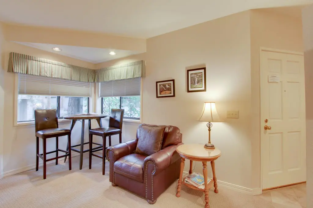 Ponderosa Views & Seclusion in Century West