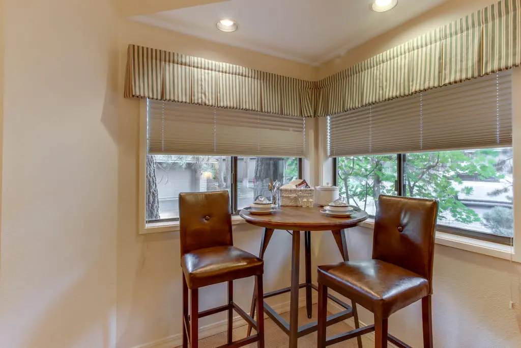 Ponderosa Views & Seclusion in Century West