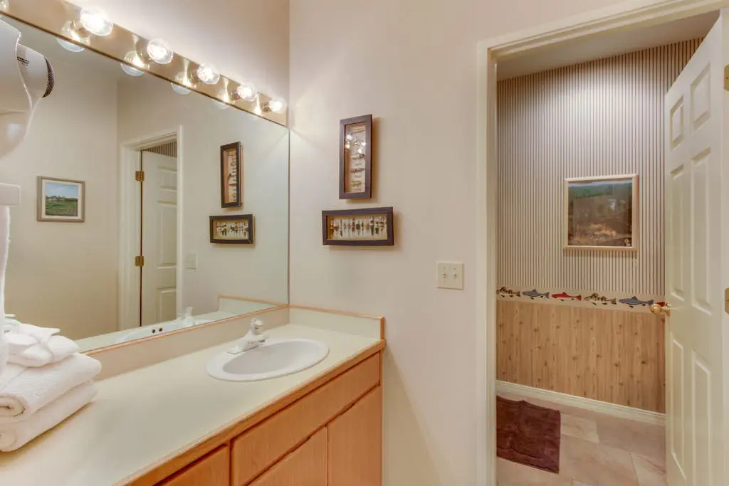 Ponderosa Views & Seclusion in Century West