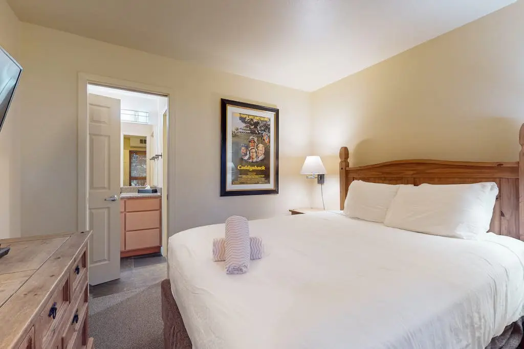 Deschutes Place Revel