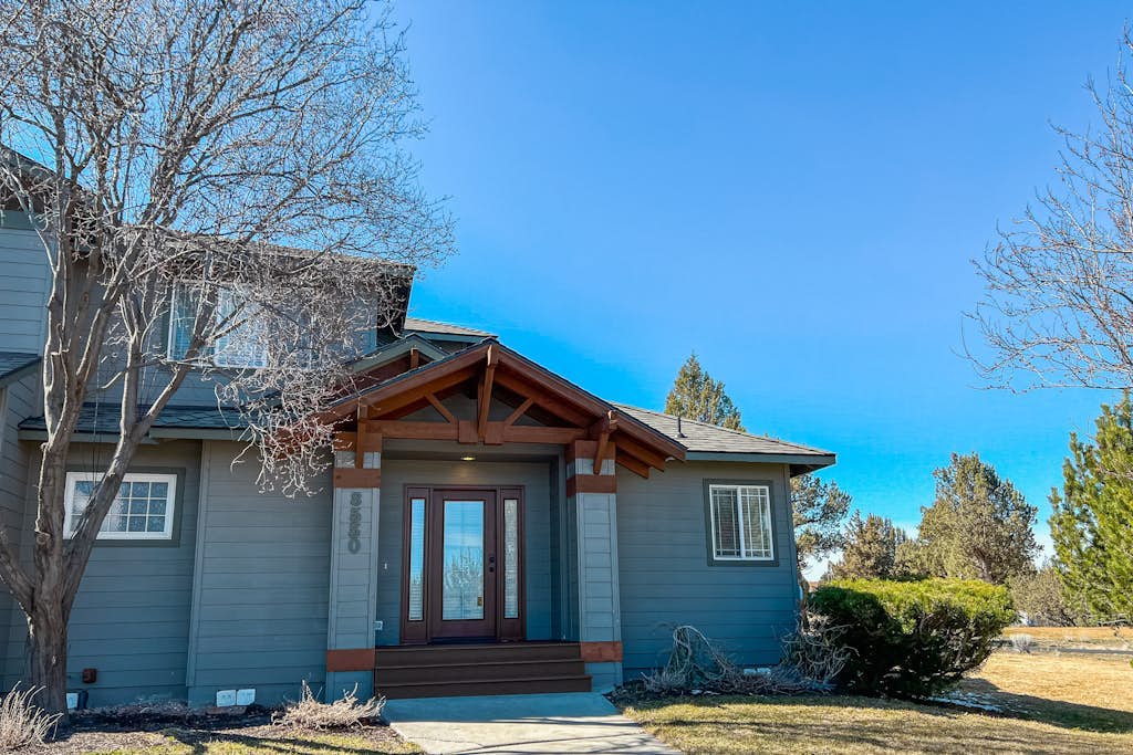 Resort townhouse with central AC & WiFi, pool, hot tub & golf access - dogs OK