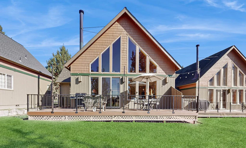 Lovely home with resort amenities, private hot tub & golf course view