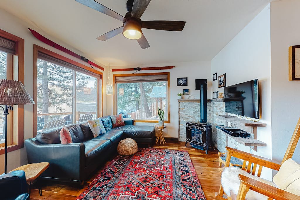 Waterfront Home on Wallowa Lake with private sauna, dock & amazing view