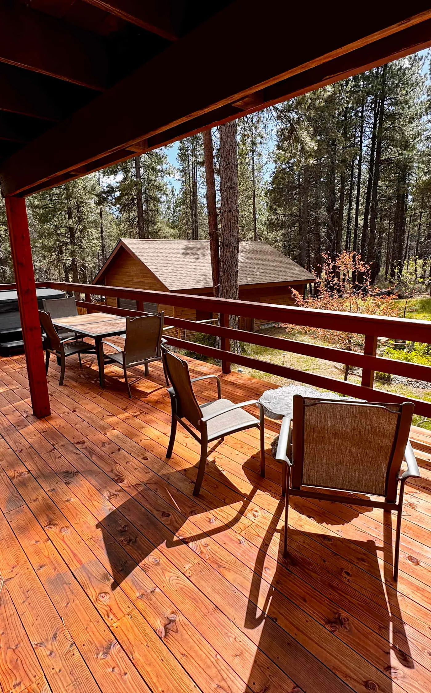 Family friendly home with hot tub, full kitchen, grill - near hiking & fishing