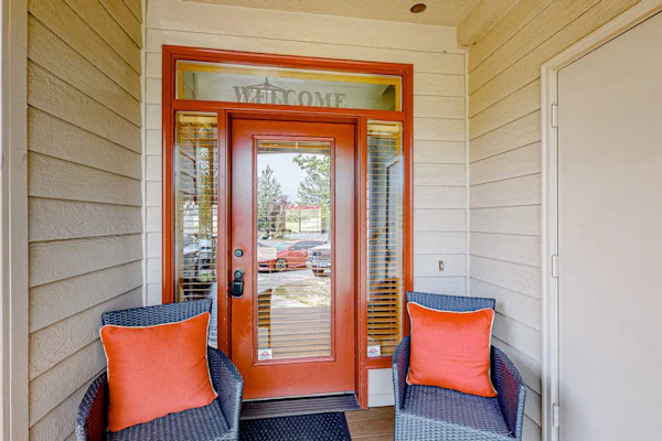 Fairway view townhome with private hot tub, grill, pool, & golf - dogs welcome