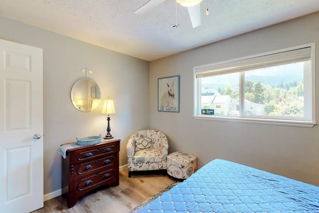Magnificent Dog-Friendly Home with Lake & Mountain Views from the Large Deck