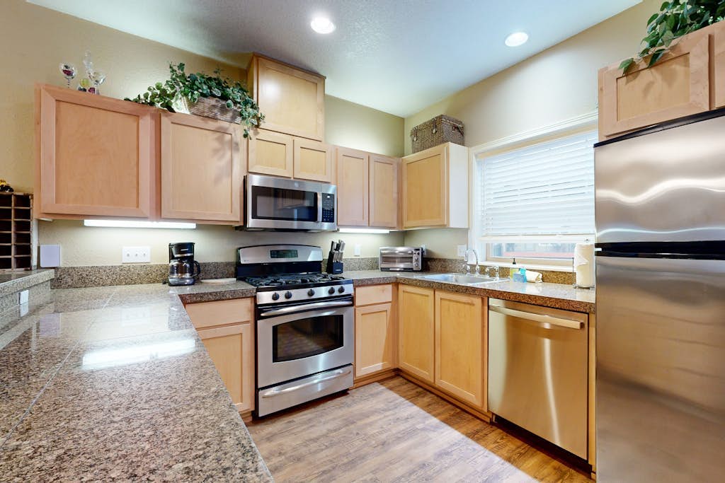 Dog-Friendly Condo with Great Kitchen, Pool & Hot Tub - Close to Skiing