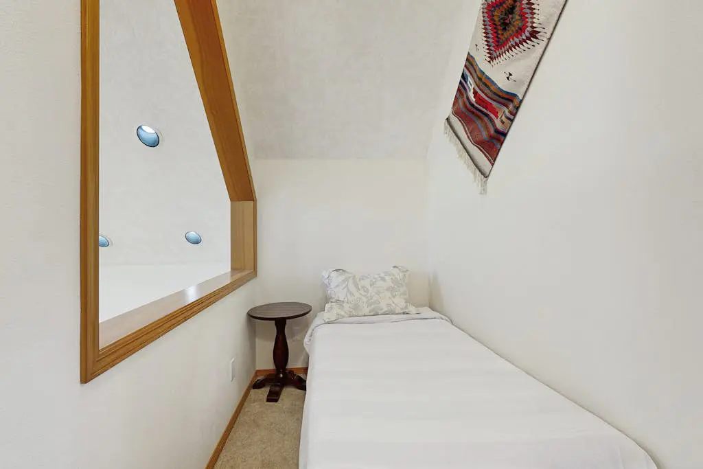 Ski home with mountain views & private hot tub - plus an additional apartment