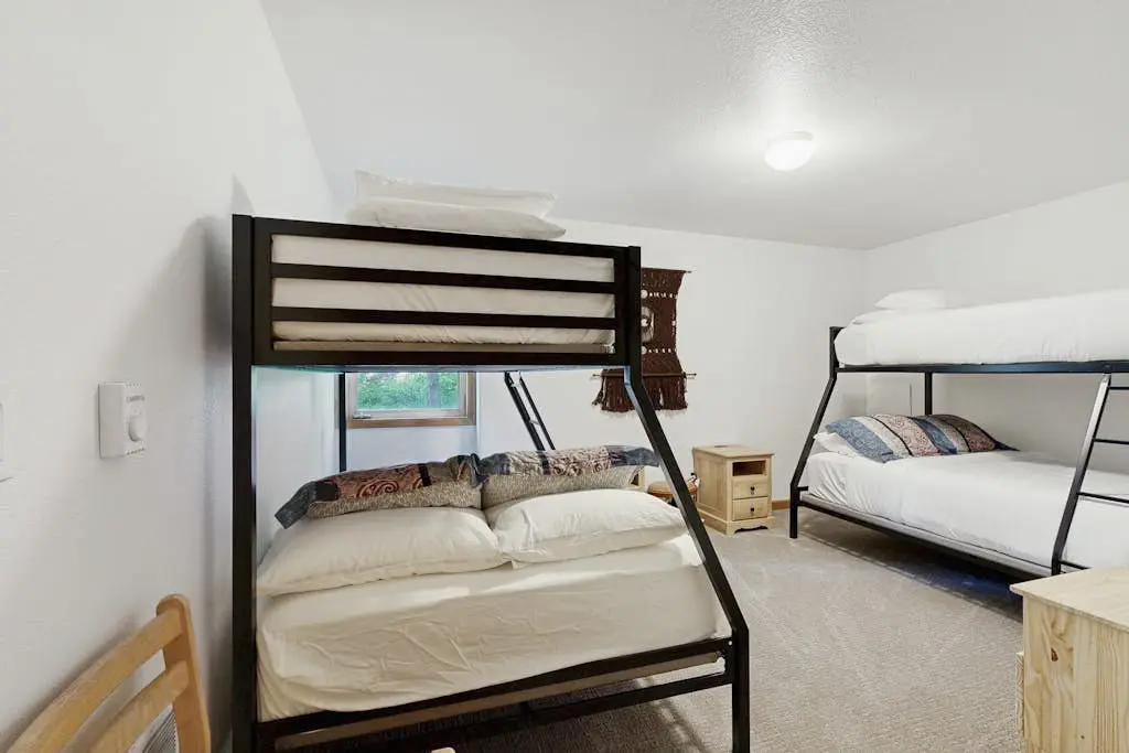 Ski home with mountain views & private hot tub - plus an additional apartment