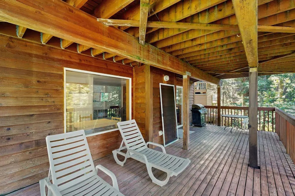 Ski home with mountain views & private hot tub - plus an additional apartment