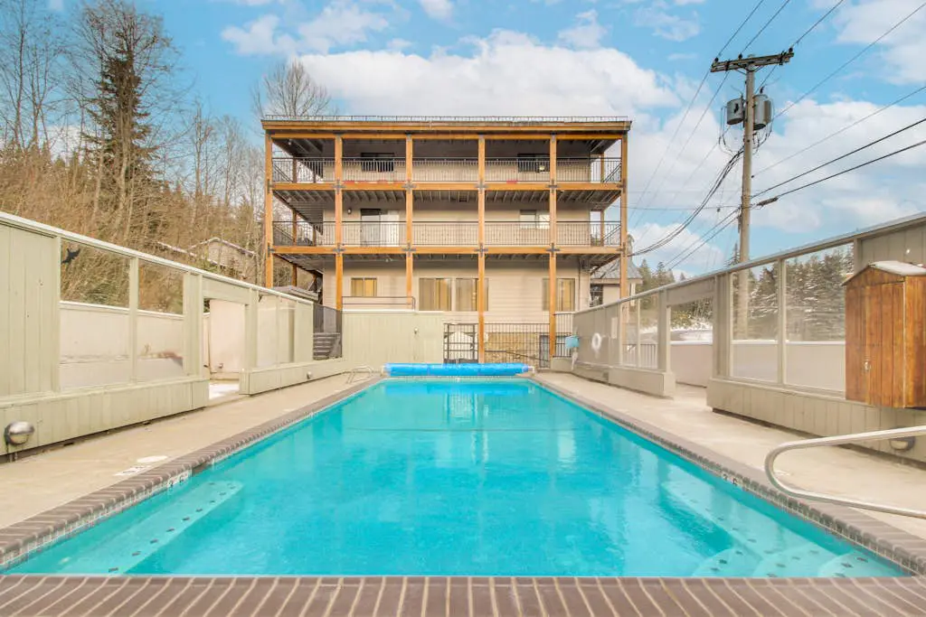 Spacious, historic lodge with game room, pool, & fireplace - close to Skibowl