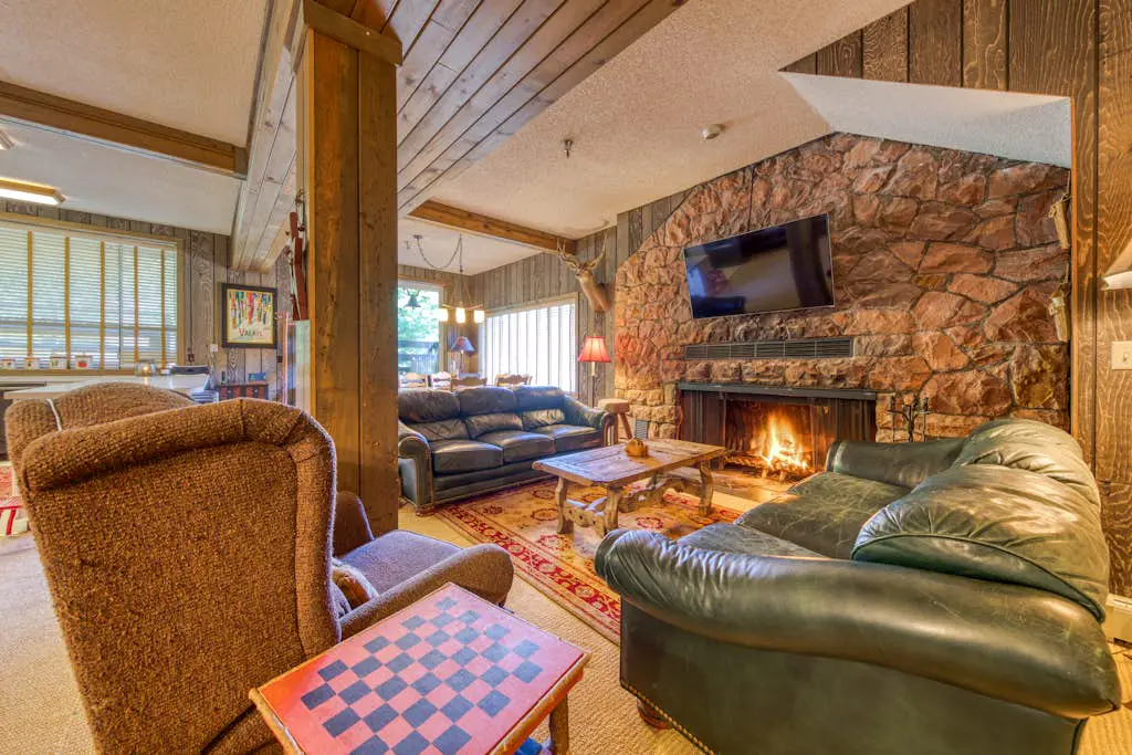 Spacious, historic lodge with game room, pool, & fireplace - close to Skibowl