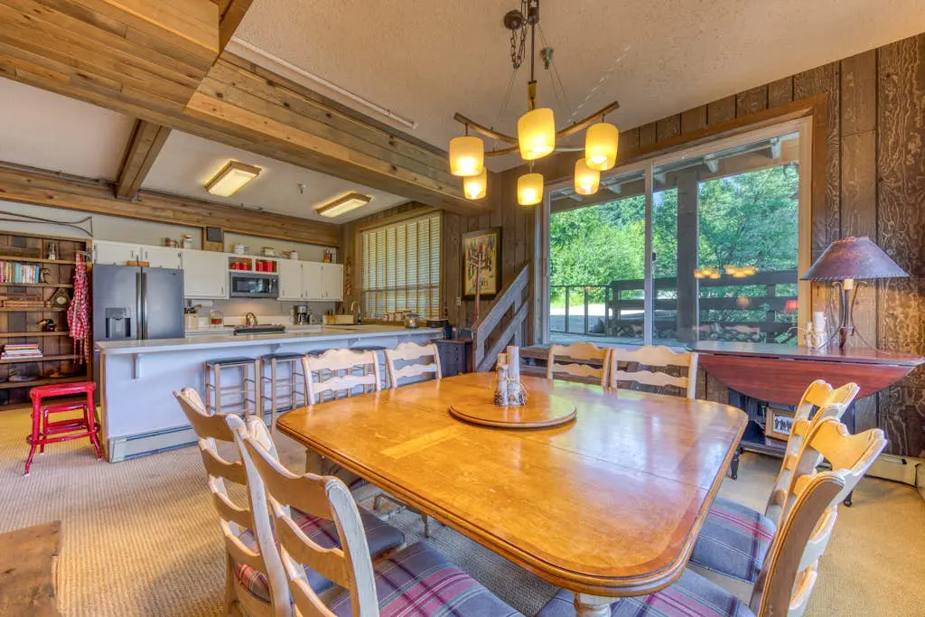 Spacious, historic lodge with game room, pool, & fireplace - close to Skibowl
