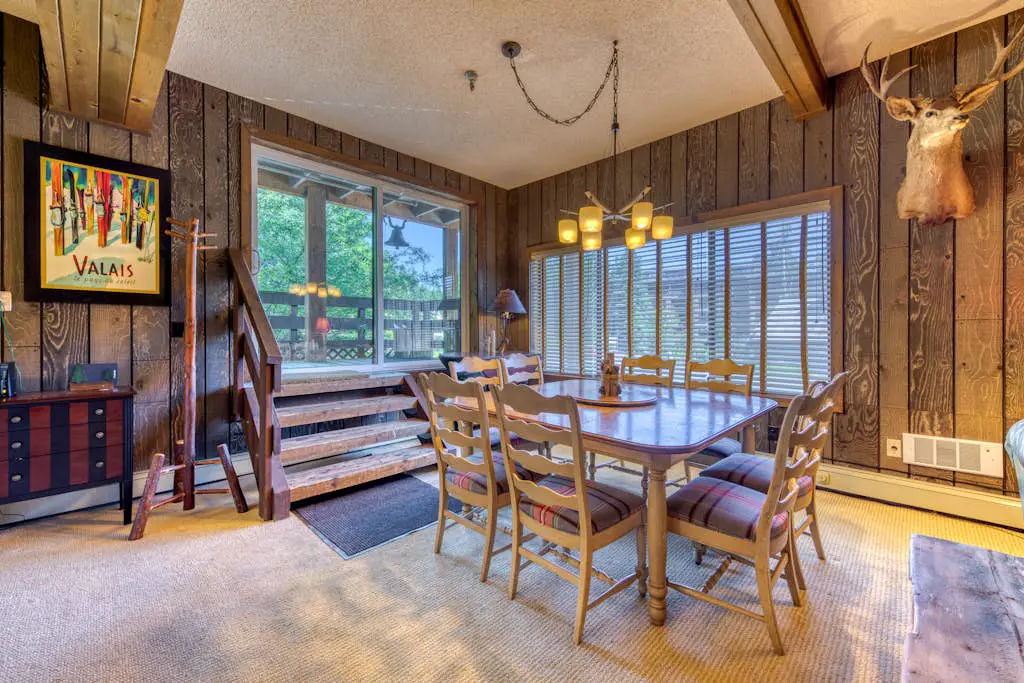 Spacious, historic lodge with game room, pool, & fireplace - close to Skibowl
