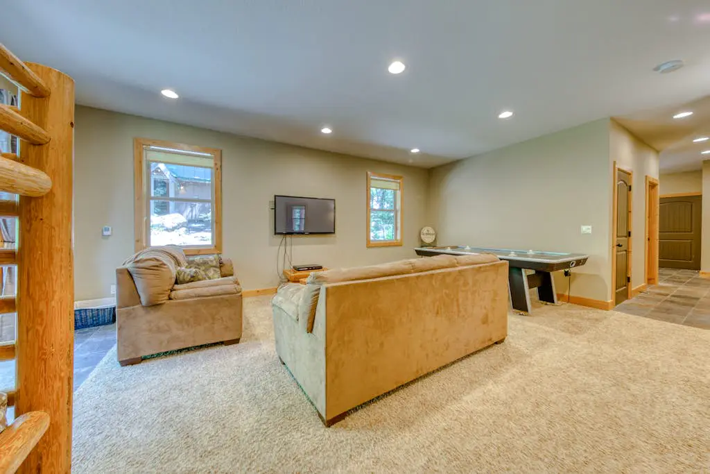 Charming home with hot tub, fireplace & W&D -  in great Government Camp location