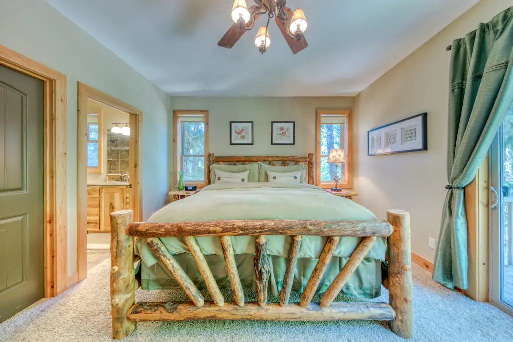 Charming home with hot tub, fireplace & W&D -  in great Government Camp location