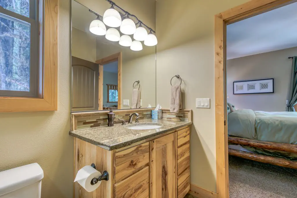 Charming home with hot tub, fireplace & W&D -  in great Government Camp location