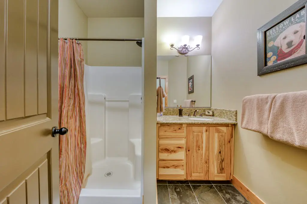 Charming home with hot tub, fireplace & W&D -  in great Government Camp location
