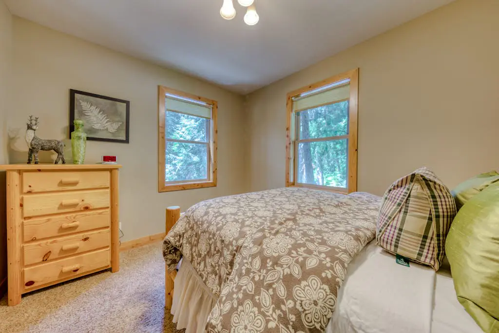 Charming home with hot tub, fireplace & W&D -  in great Government Camp location