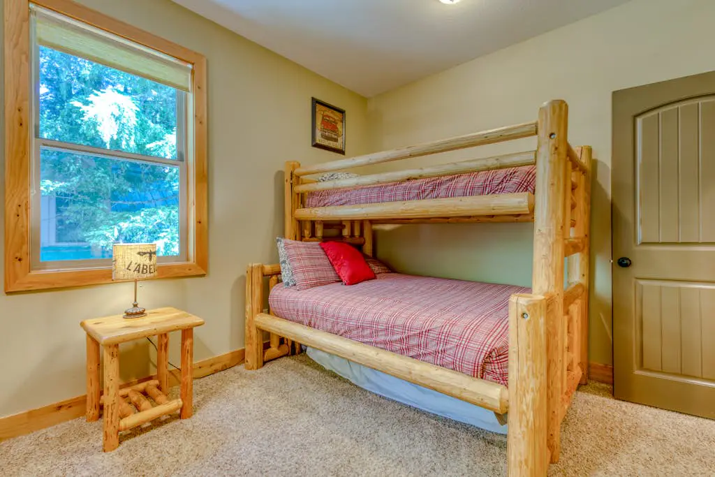 Charming home with hot tub, fireplace & W&D -  in great Government Camp location