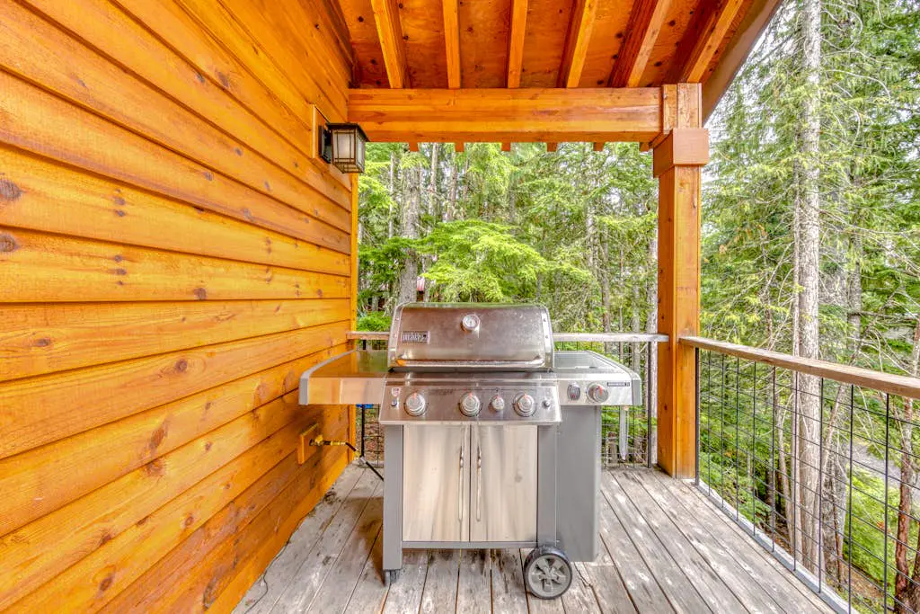 Charming home with hot tub, fireplace & W&D -  in great Government Camp location