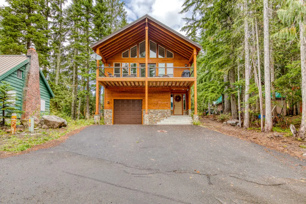 Charming home with hot tub, fireplace & W&D -  in great Government Camp location