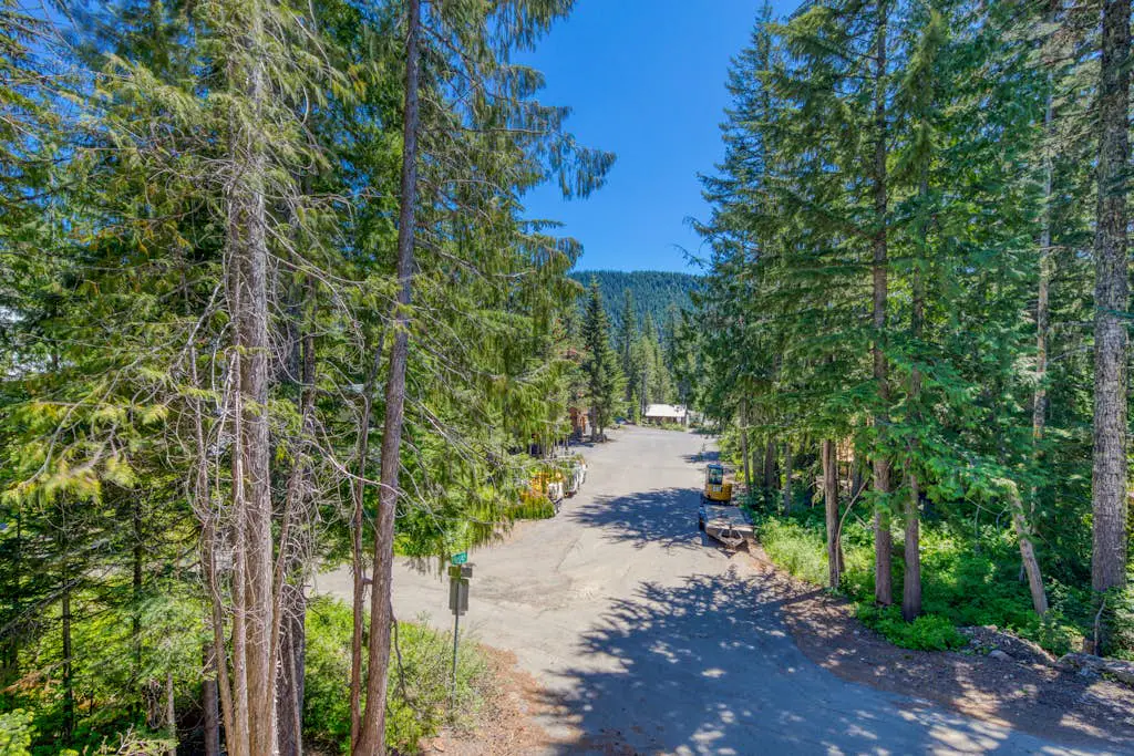 Charming home with hot tub, fireplace & W&D -  in great Government Camp location