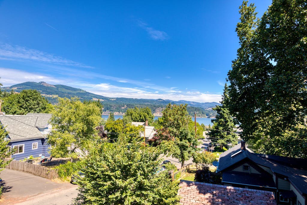 Spacious downtown craftsman with private hot tub, & river views