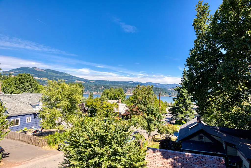 Spacious downtown craftsman with private hot tub, & river views