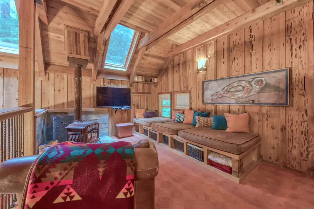 Mt Hood lodge in Forest Setting with Firepit & NEW Private Hot Tub