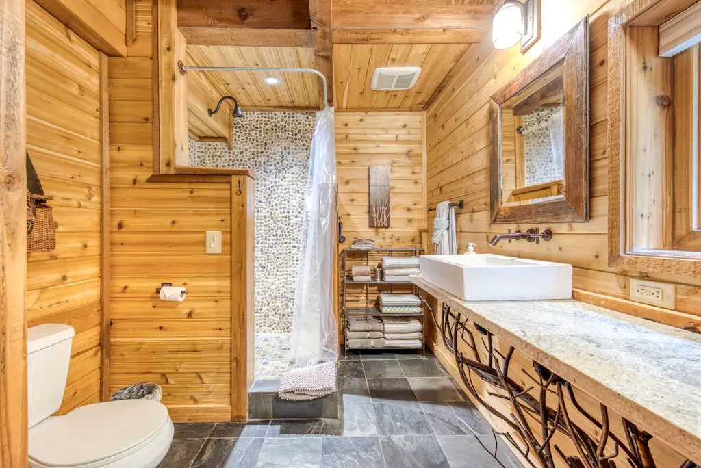 Mt Hood lodge in Forest Setting with Firepit & NEW Private Hot Tub
