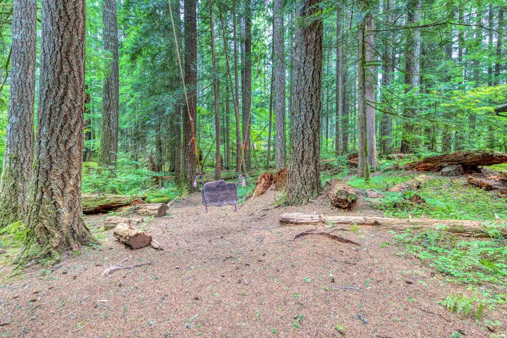 Mt Hood lodge in Forest Setting with Firepit & NEW Private Hot Tub