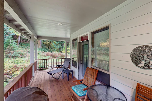 Charming riverfront apartment with kitchenette, grill, & central AC