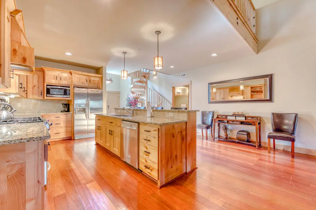 #401 Grand Lodge South Penthouse