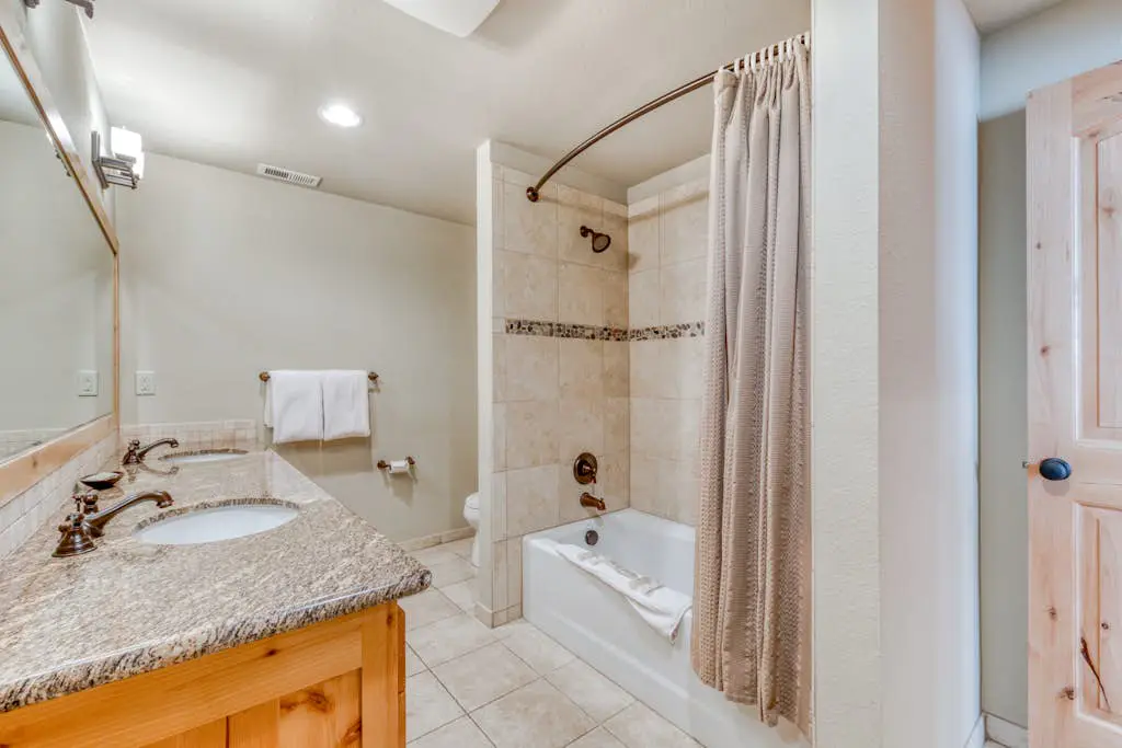 #401 Grand Lodge South Penthouse