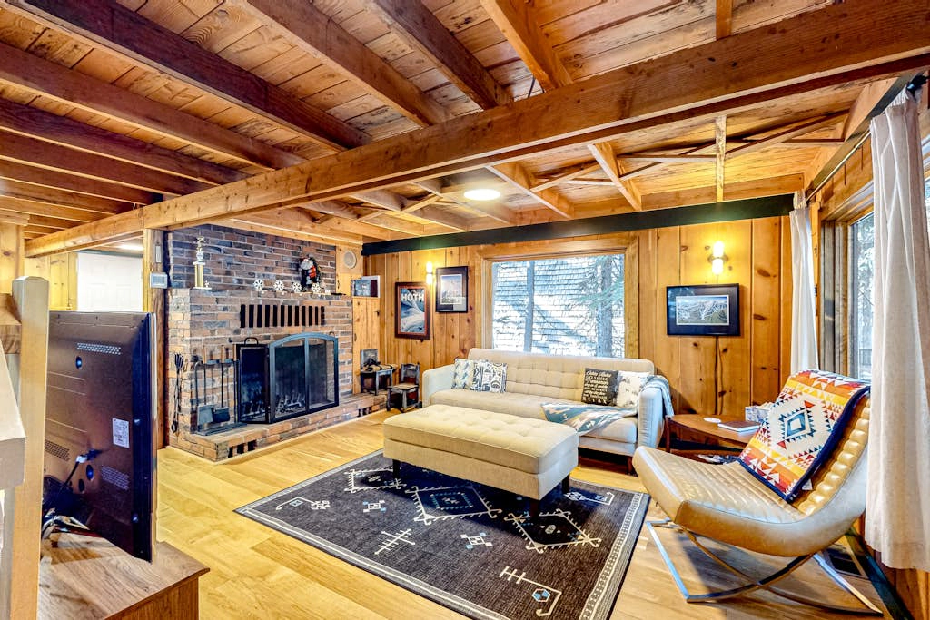 Tranquil & historic cabin with fireplace & deck views - near skiing