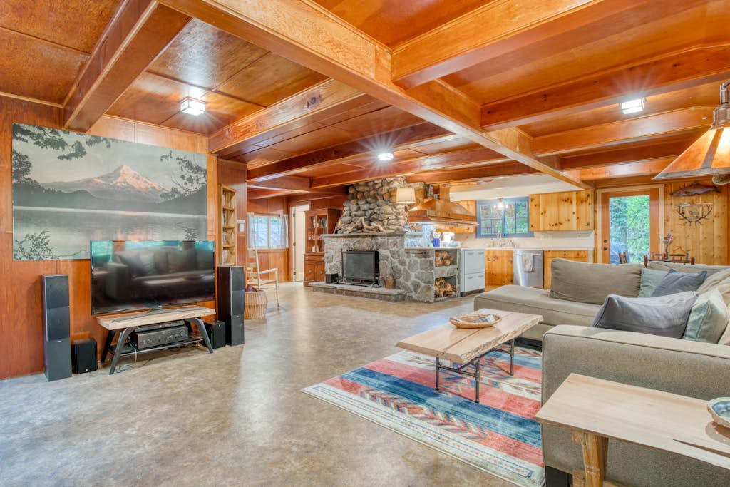 Charming Home with Free WiFi, Washer/Dryer, Wood Fireplace, and Furnished Deck