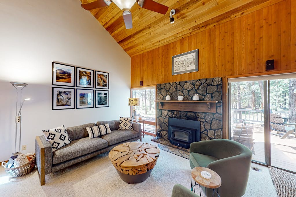 Relax and Reconnect - Your Cozy Family Retreat in Sisters, OR