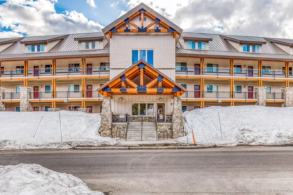 Golden Poles Chalet #110
