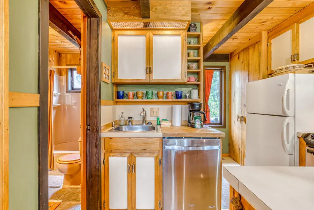 Serene Wooded Retreat with Free WiFi, Large Deck & Spacious Loft - Skiing Nearby