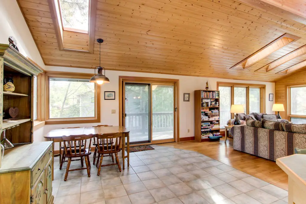 Cute Cottage with Close Beach Access & Free WiFi - Dogs Welcome