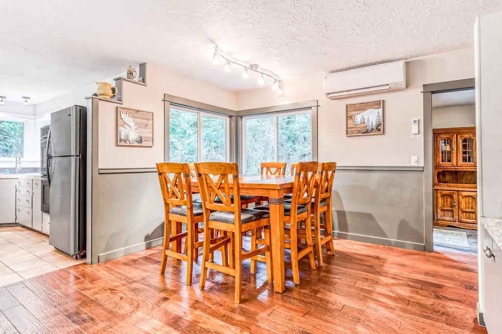 Remodeled home with large yard & kitchen in lovely forest setting - dog-friendly
