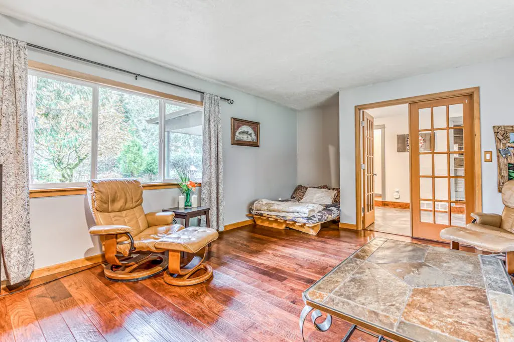 Remodeled home with large yard & kitchen in lovely forest setting - dog-friendly